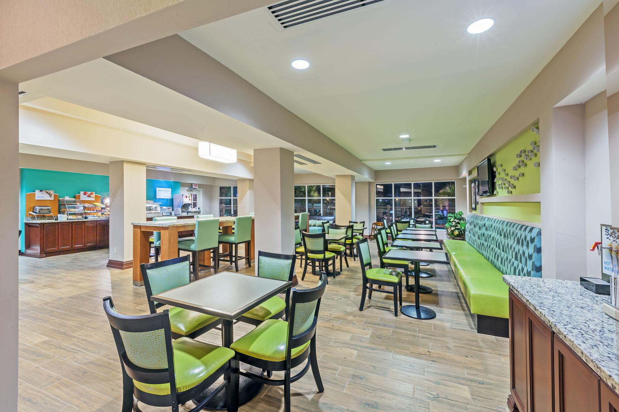 Holiday Inn Express Hotel & Suites Eagle Pass By Ihg Exterior photo