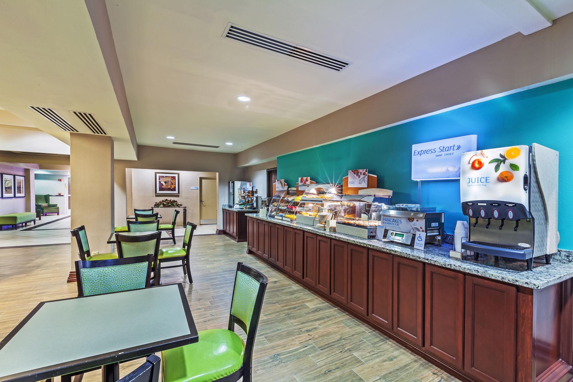 Holiday Inn Express Hotel & Suites Eagle Pass By Ihg Exterior photo